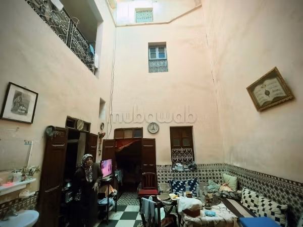 Petit riad 60 M2 au sol à rénover 
mézina