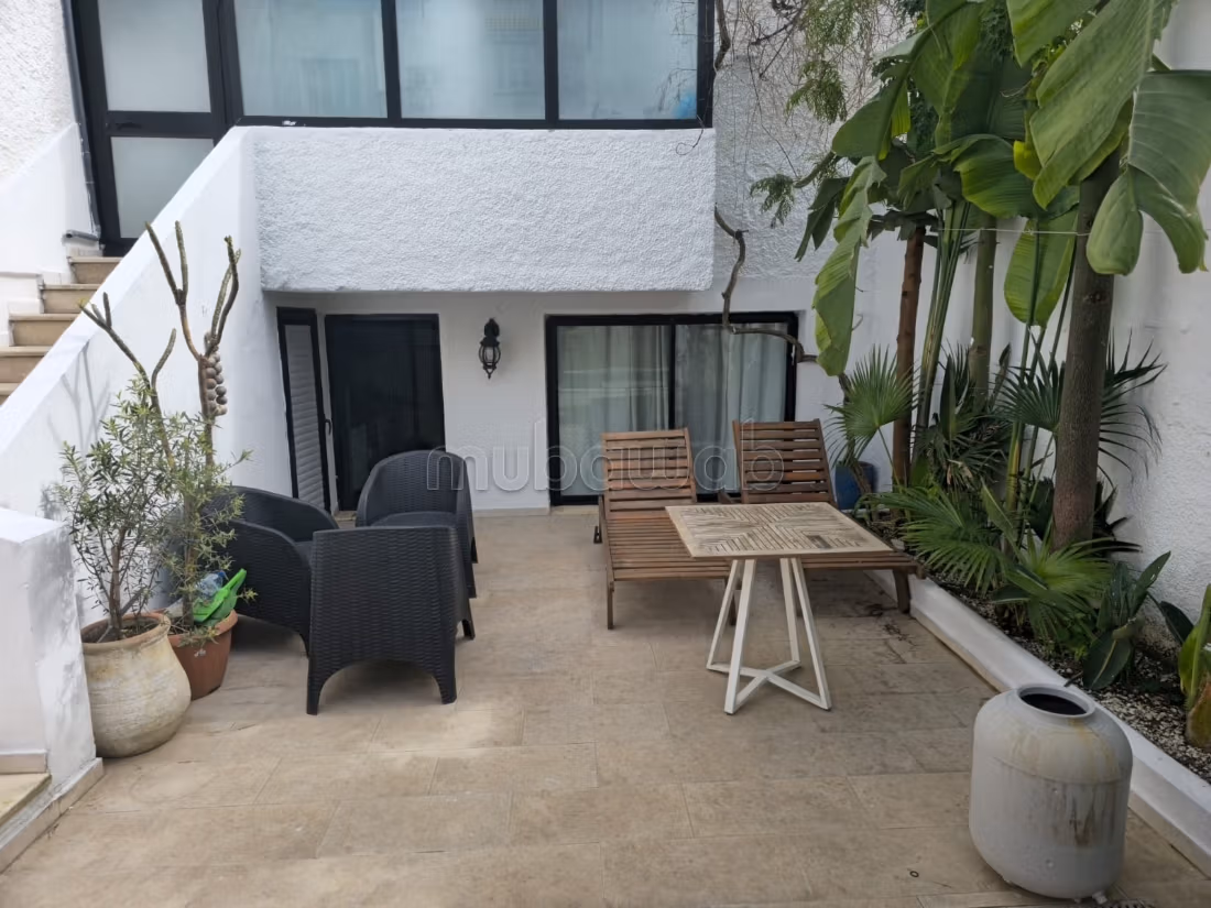 Triplex arredato con piscina a Marsa