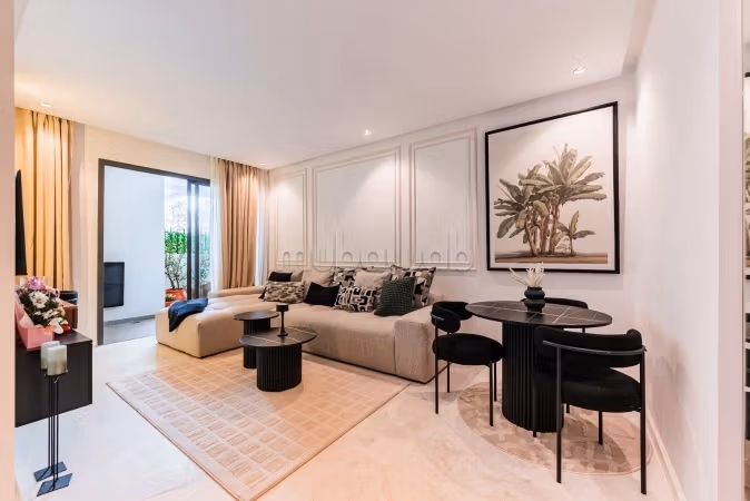 Premium studio for acquisition