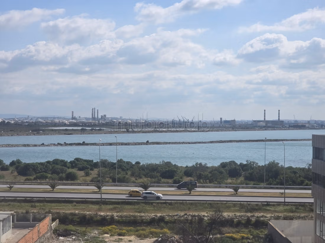 Edificio in vendita o affitto per uso ufficio