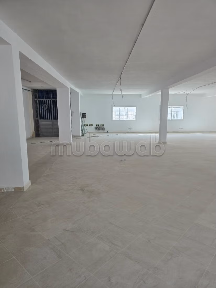 Edificio in vendita o affitto per uso ufficio