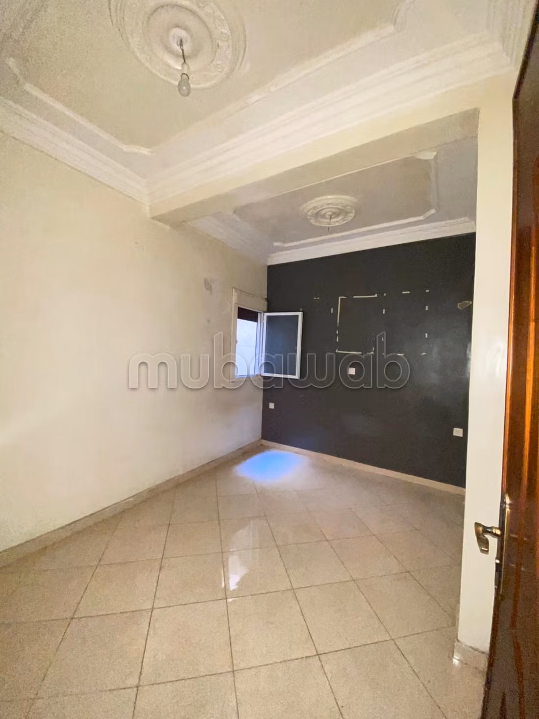 Rent this apartment in Souani. 3 rooms. General Satellite Dish, Secured neighbourhood