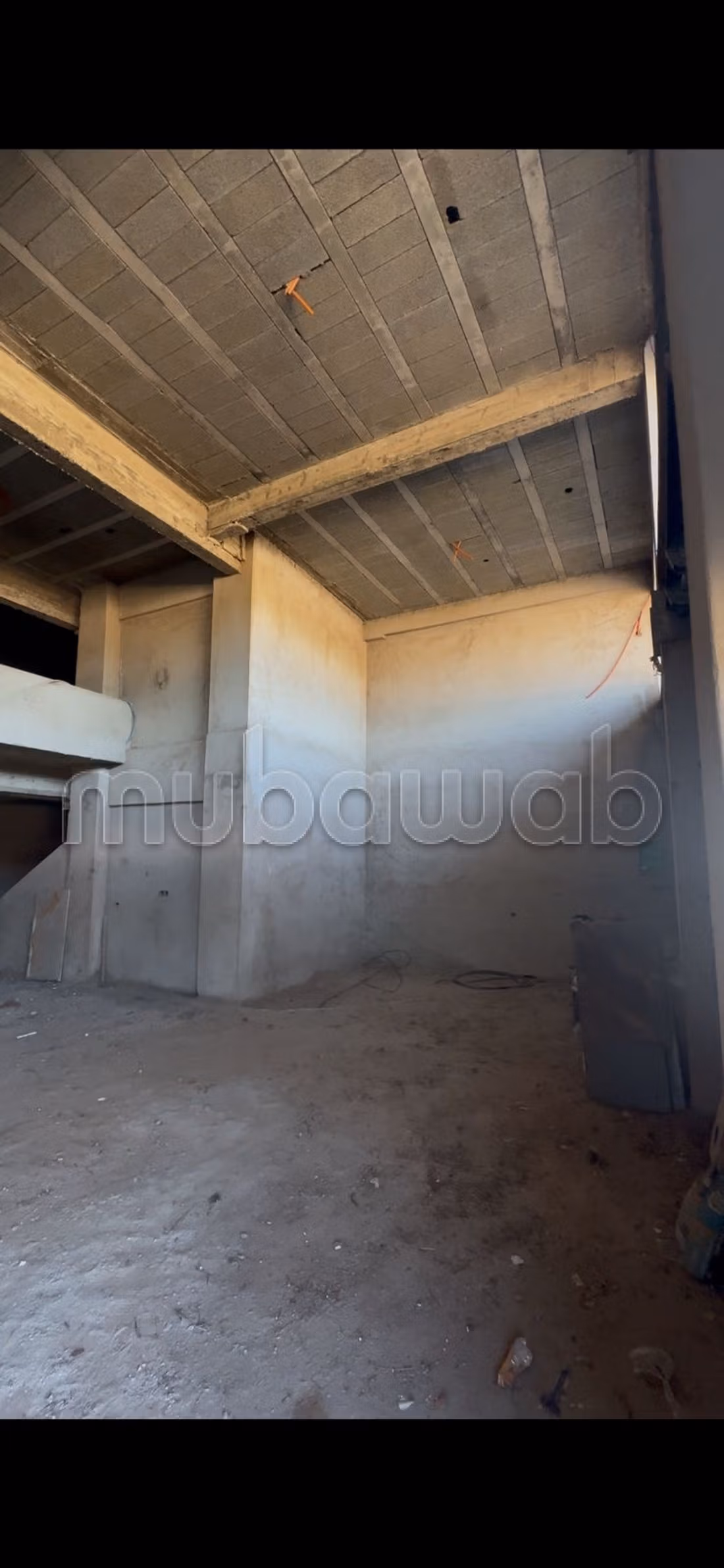 Offices & shops for sale. Large area 141 m²