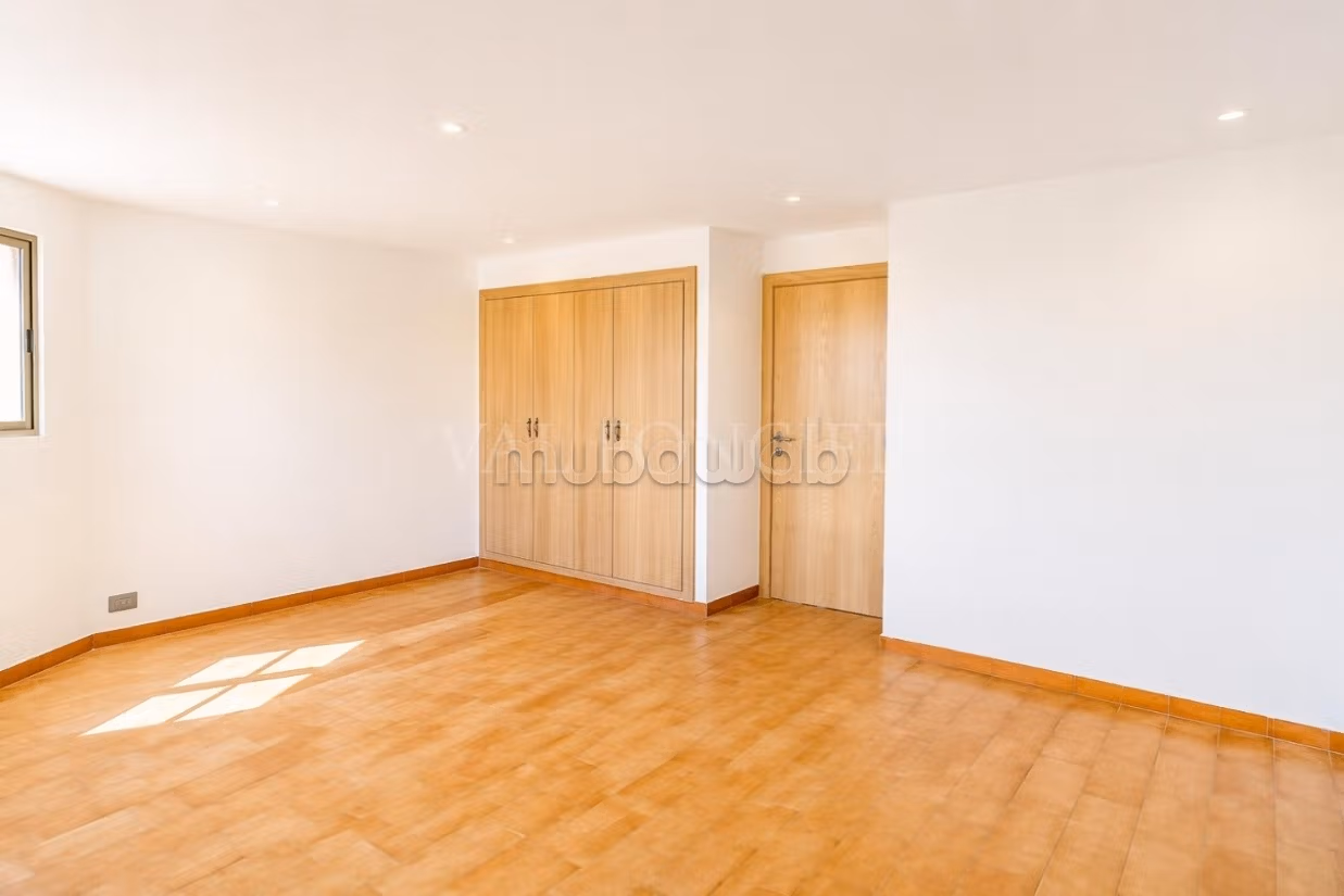 Villa à louer Dar Bouazza – 270m2 
4 chambres