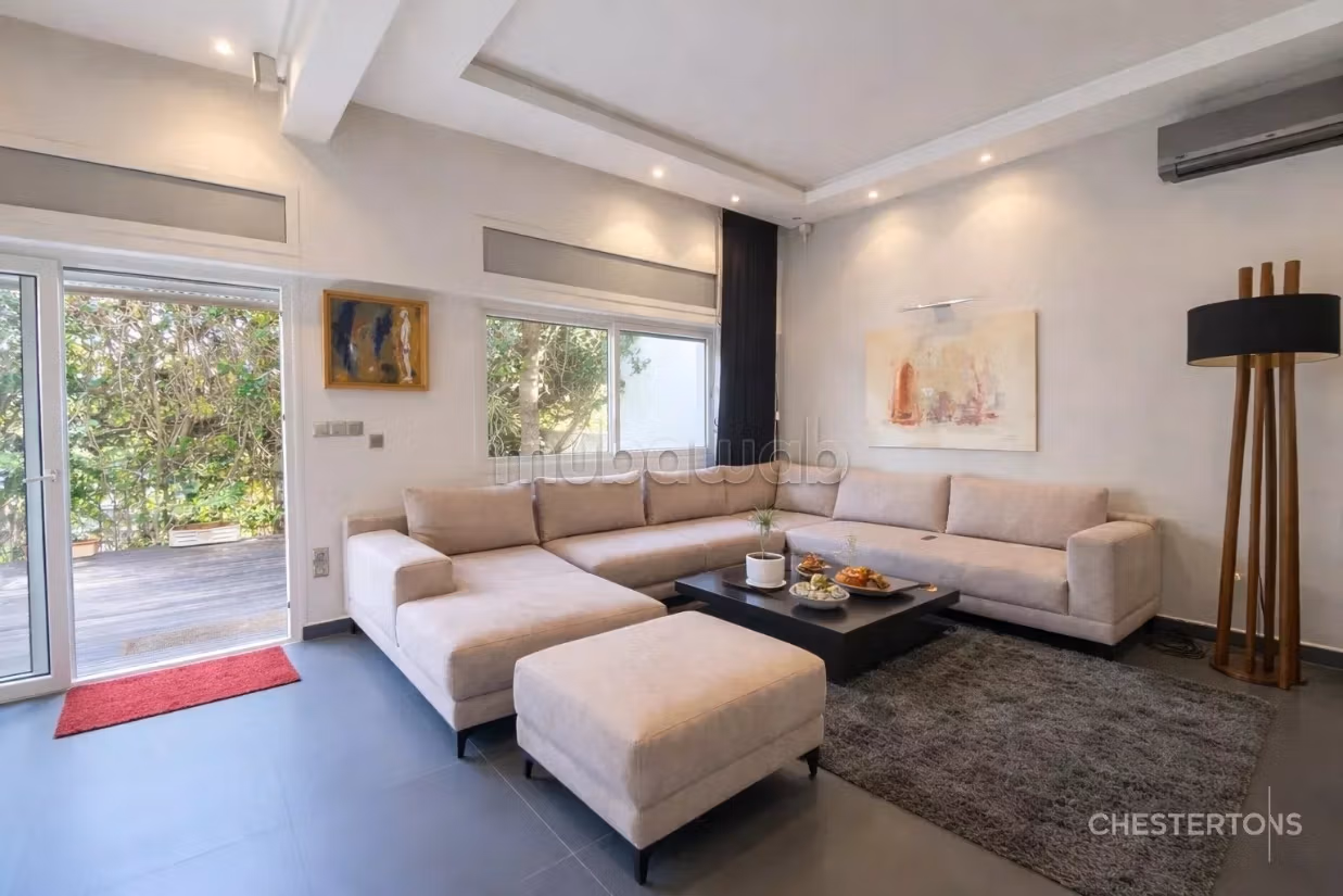Jolie villa refaite à neuf à Vendre à El Harhoura, Sable d'Or