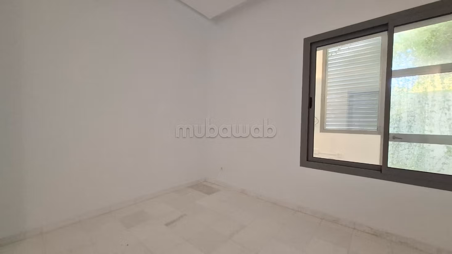 Apartment for sale on Route Teniour. 5 comfortable rooms. Residence with concierge, general air conditioning