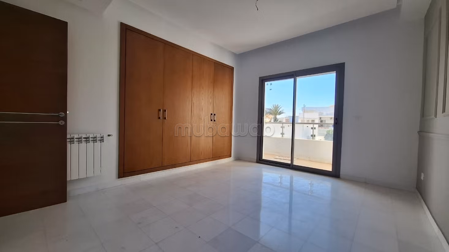 Apartment for sale on Route Teniour. 5 comfortable rooms. Residence with concierge, general air conditioning