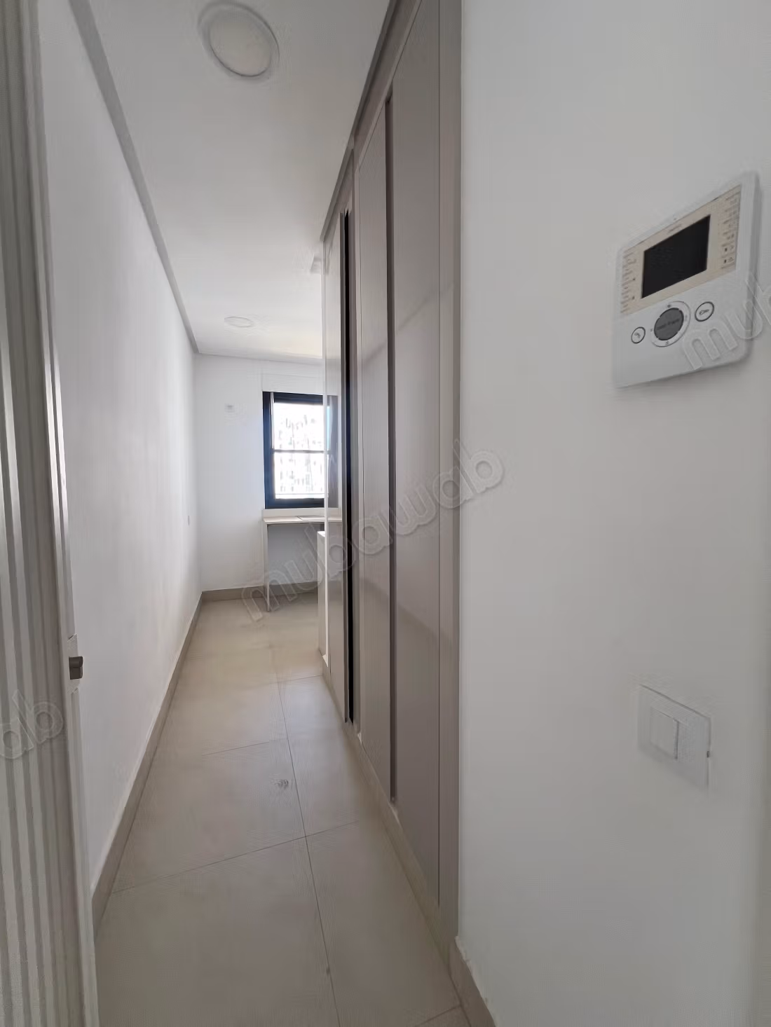 Beautiful new apartment never lived in