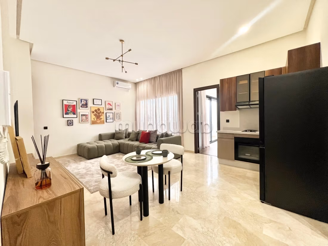 Superb furnished studio of 70 m² - Oasis
