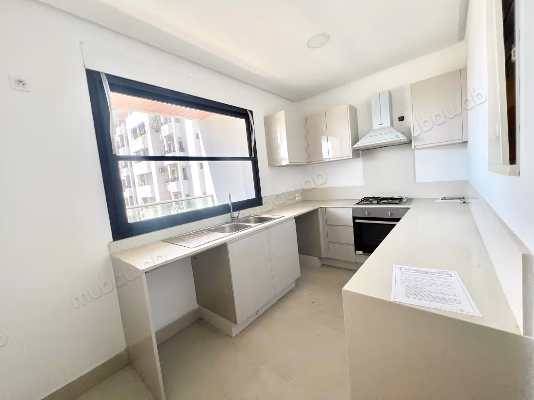 Beautiful new apartment never lived in