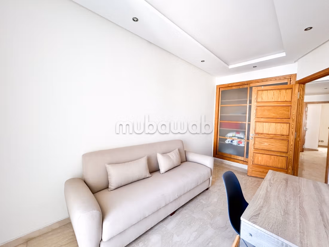 Appartement à louer à Gauthier.
Superficie 76 m².
Meublé — 4