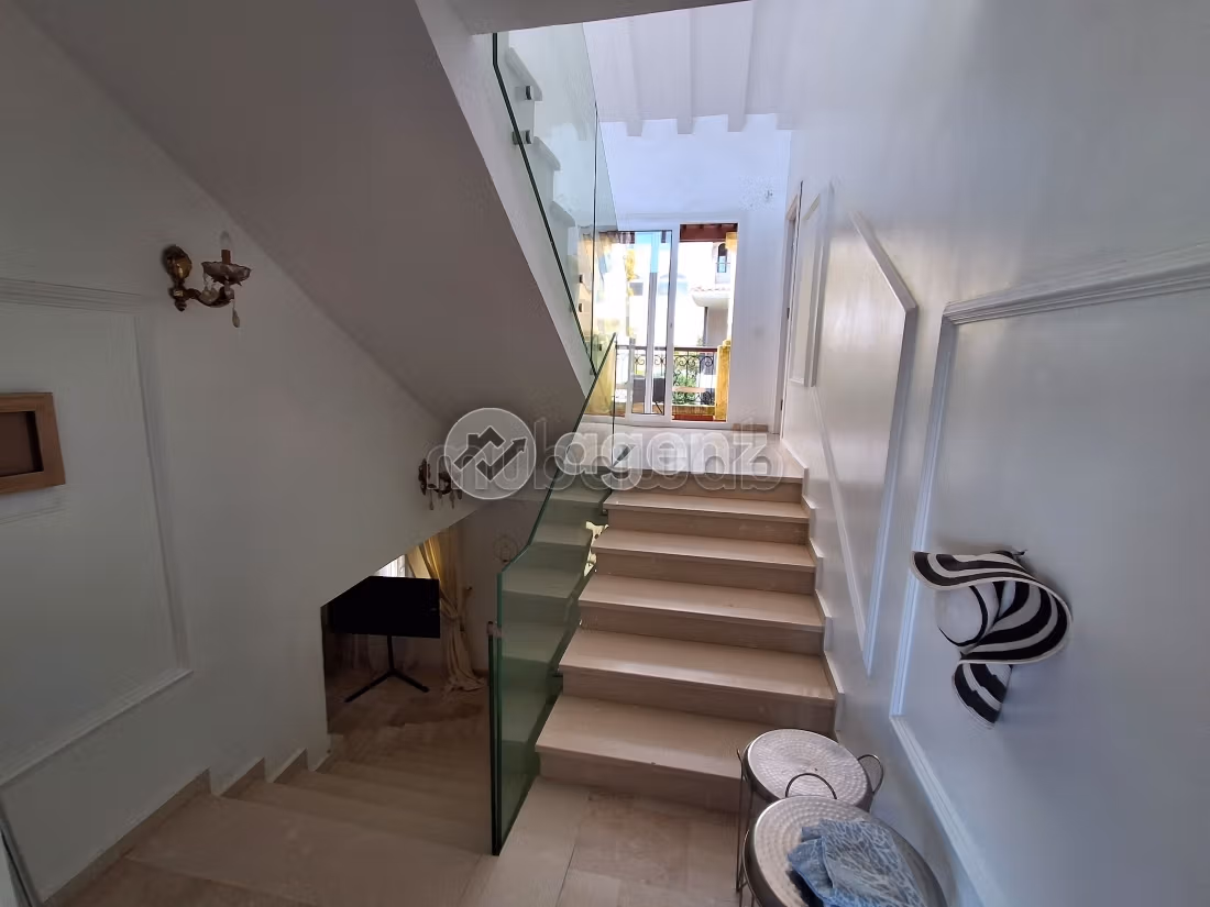 Villa en venta 497 m², 4 habitaciones Otras Fahs Anjra