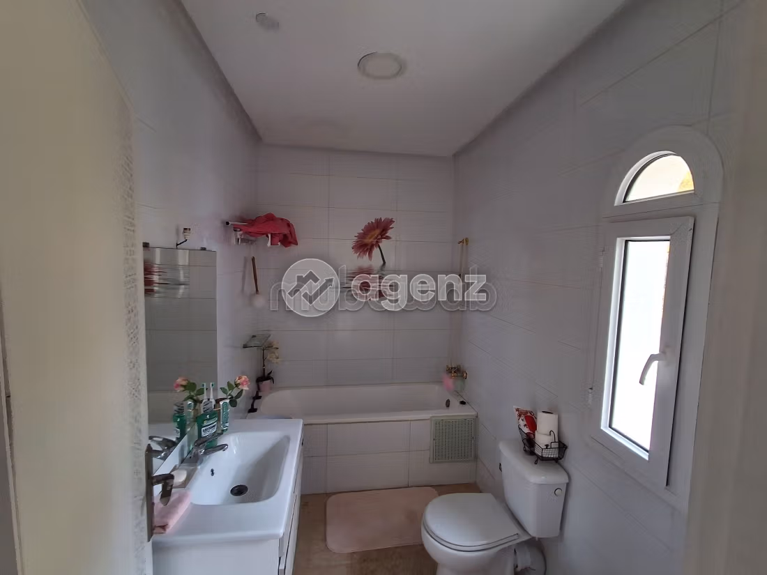 Villa en venta 497 m², 4 habitaciones Otras Fahs Anjra