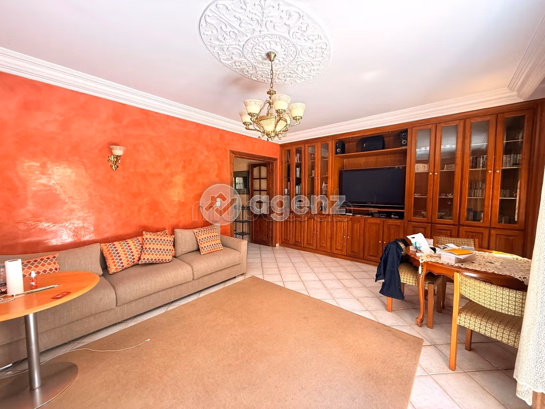 Villa à vendre 250 m², 6 chambres Sidi Maarouf Casablanca