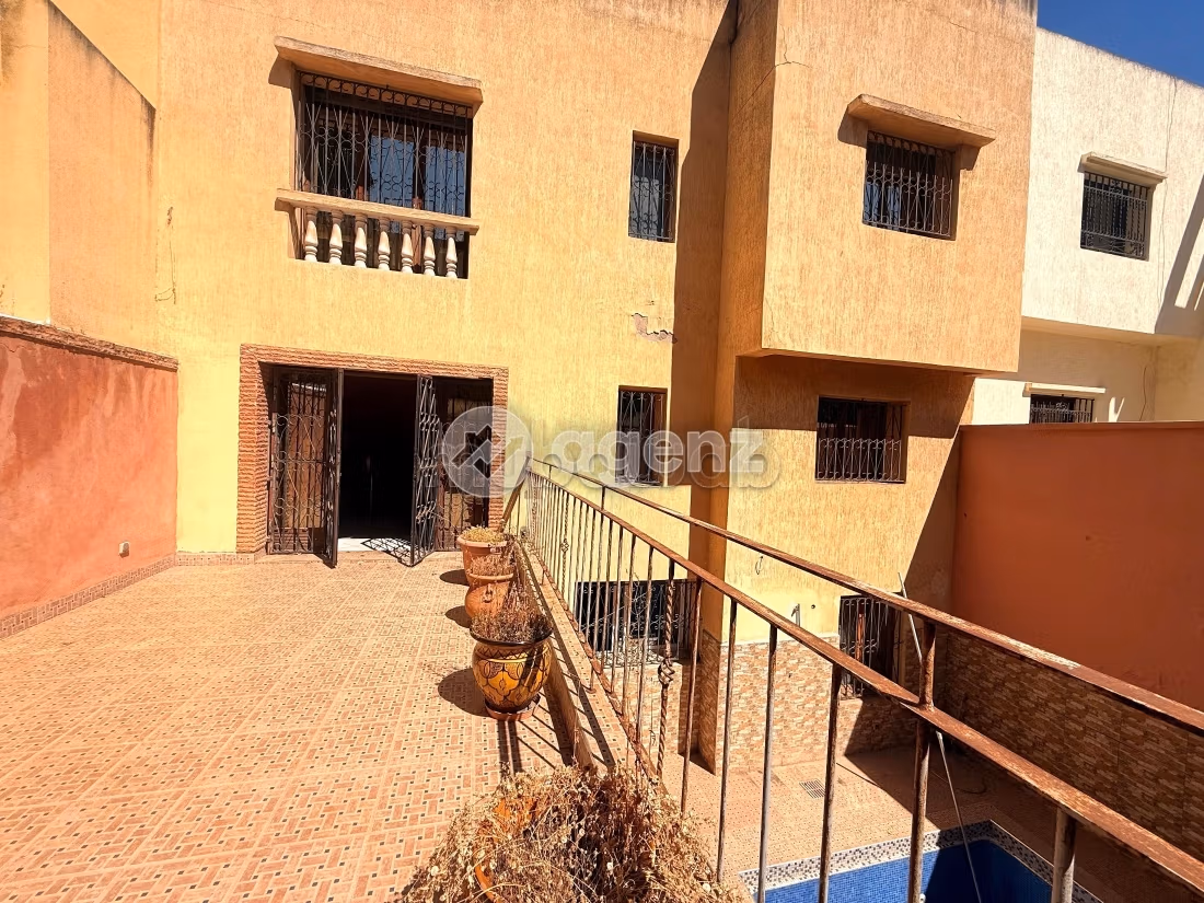 Villa à vendre 250 m², 6 chambres Sidi Maarouf Casablanca