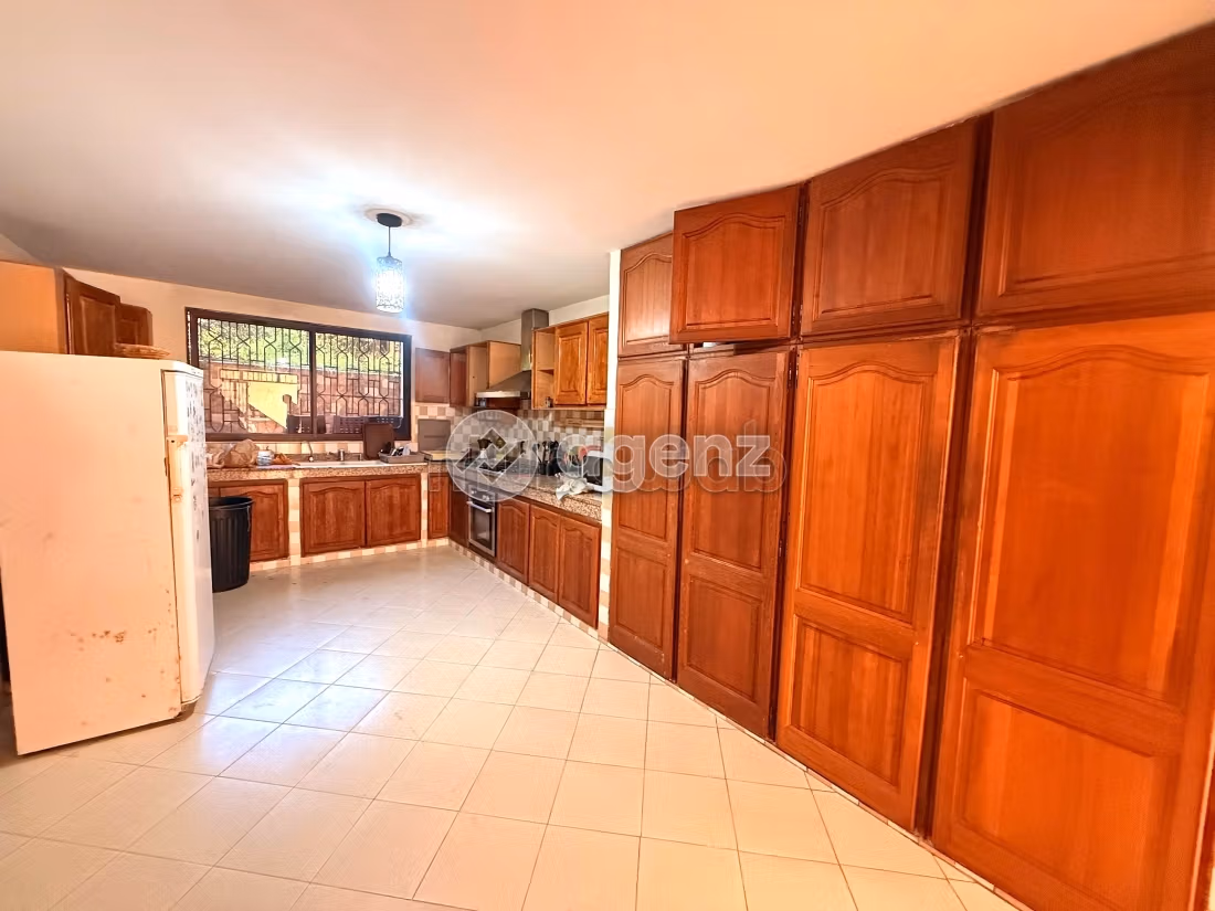 Villa à vendre 250 m², 6 chambres Sidi Maarouf Casablanca