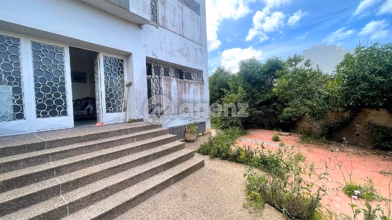 Villa à vendre 475 m², 8 chambres 
Racine Casablanca
