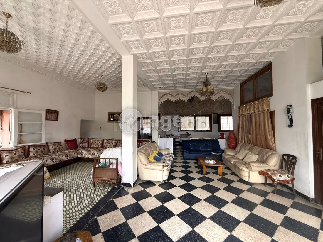 Villa à vendre 704 m², 6 chambres Polo Casablanca