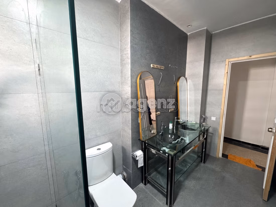 Appartement te koop 280 m², 4 kamers Andere Casablanca