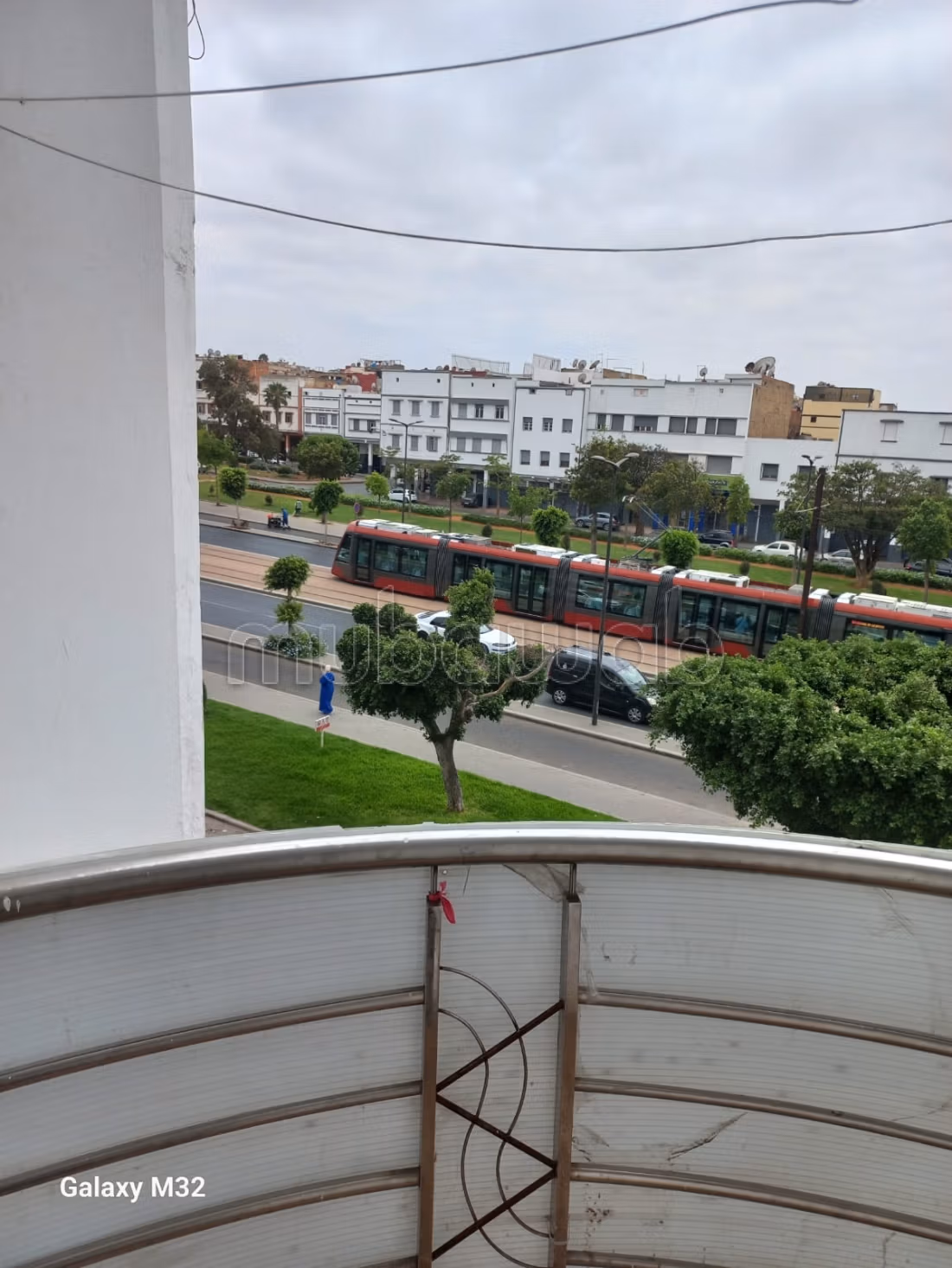 Appartement 3 chambres 104 m2 Boulevard Mohamed V
balcon et garage — 2