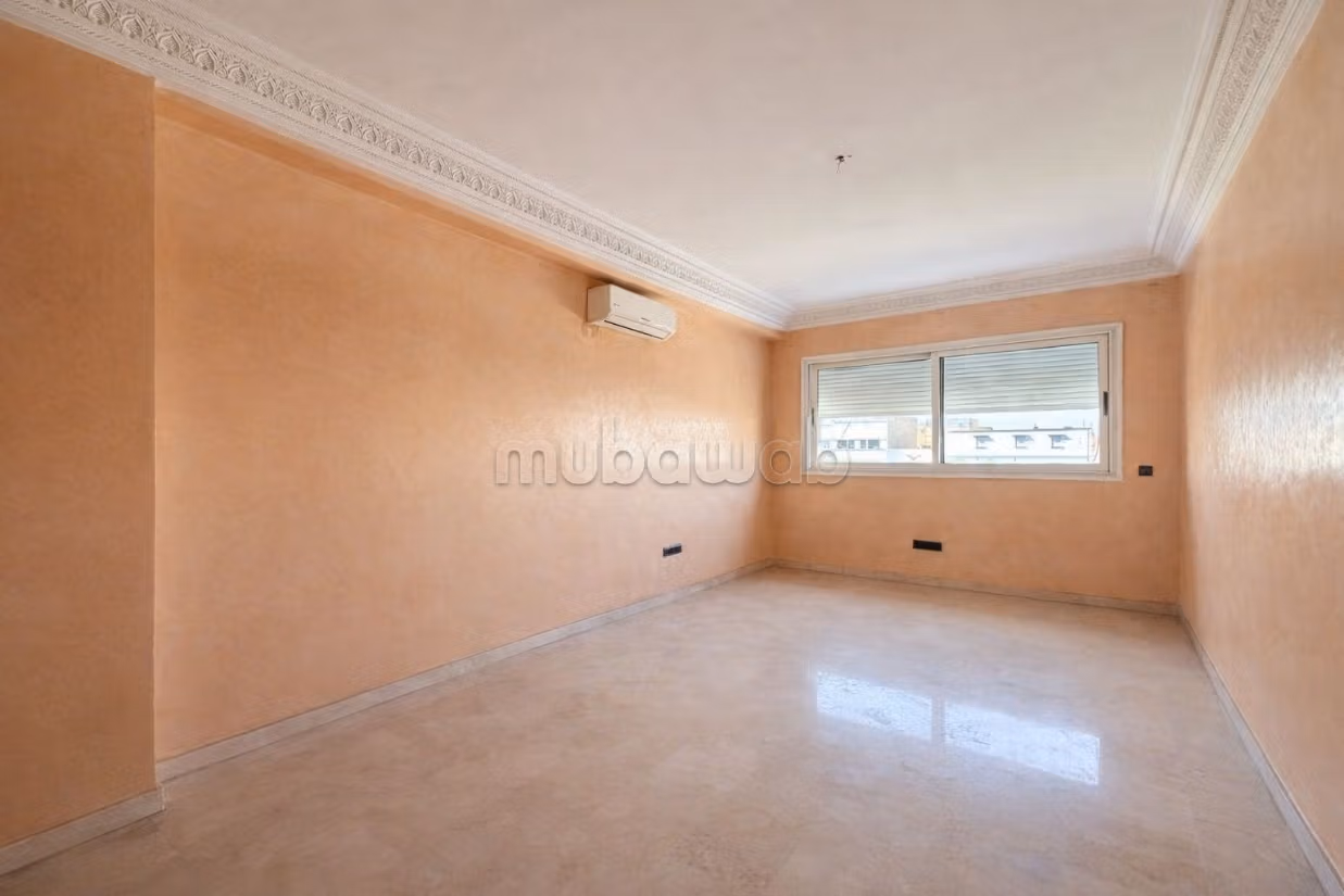 Appartement 3 chambres 104 m2 Boulevard Mohamed V
balcon et garage — 3