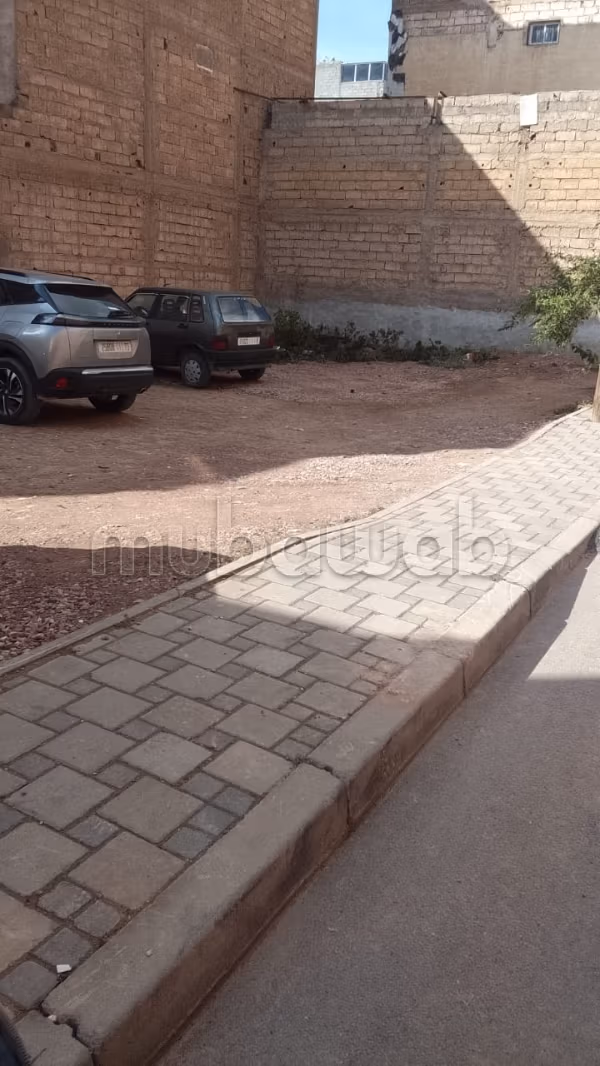 Terrain titré d une superficie de 121m²