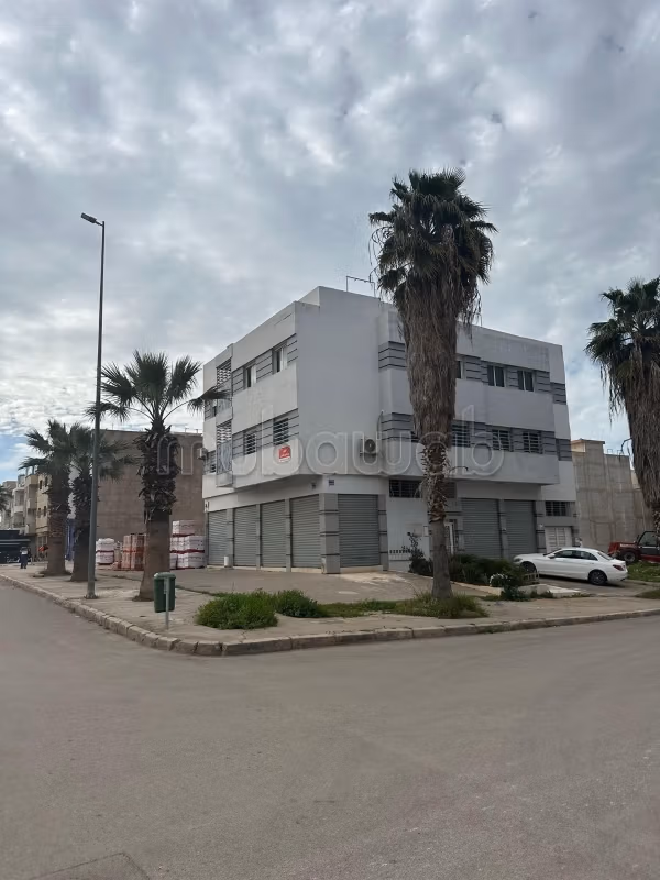 3 commerciële panden te huur nabij Blanco