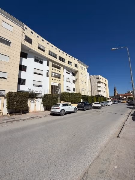 S3 di alta qualità in vendita a Jardin de l'Aouina