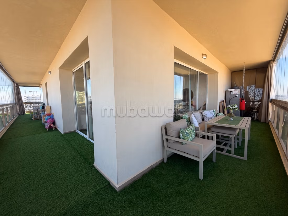 LUXUEUX Penthouse à louer sur CFC vide — 5