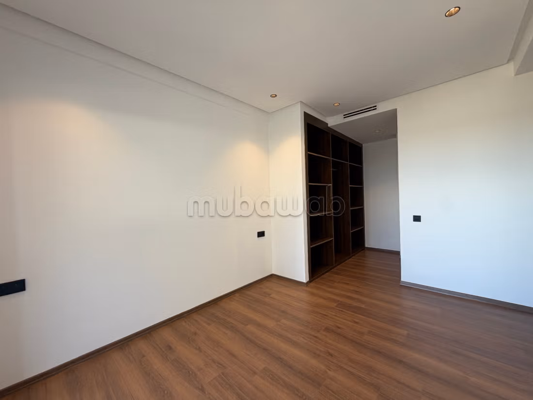 Luxueux appartement à louer vide sur CFC