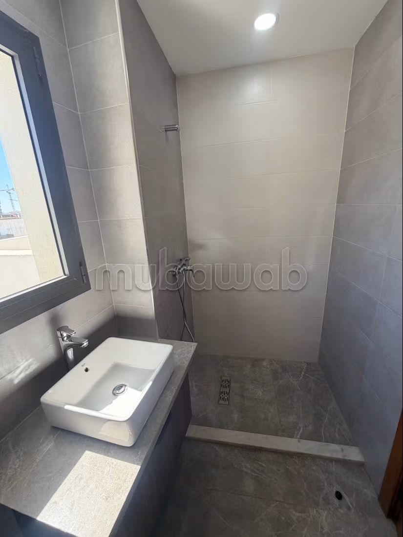 Luxueux appartement à louer vide sur CFC