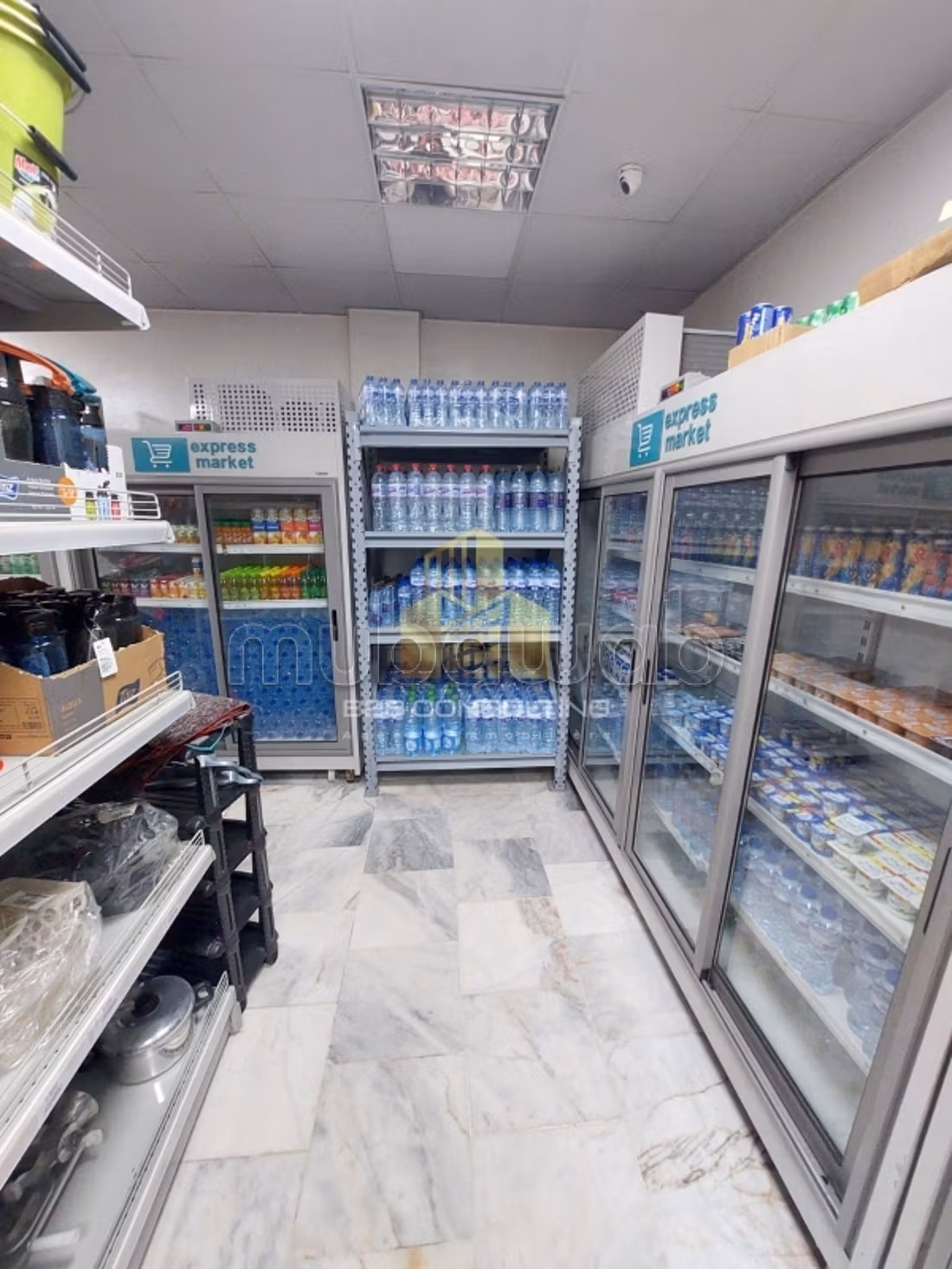 A vendre fond de commerce au charguia 2