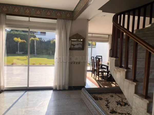 Villa di prestigio arredata in affitto a Hay Riyad
