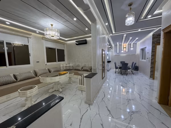 Huis te koop, zeer zeer mooie locatie, Frakh Lazari buurt