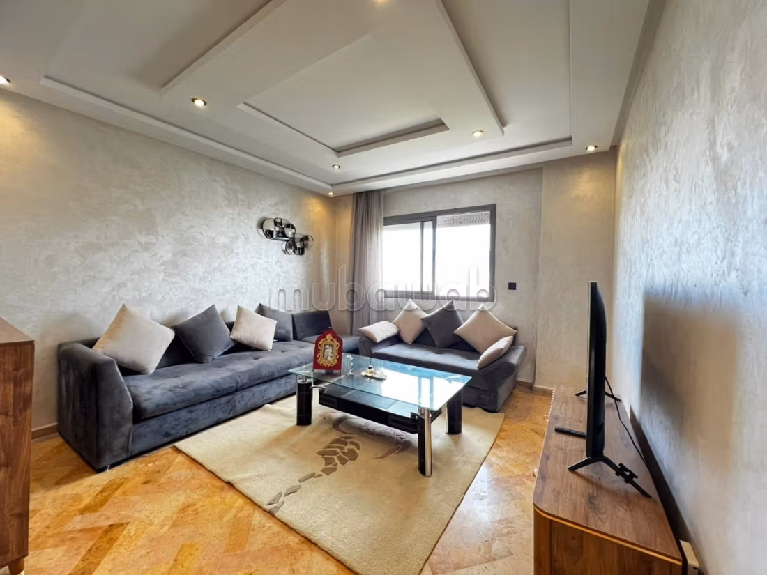 Sunny apartment without overlooking on the top floor 80m2 in Racine