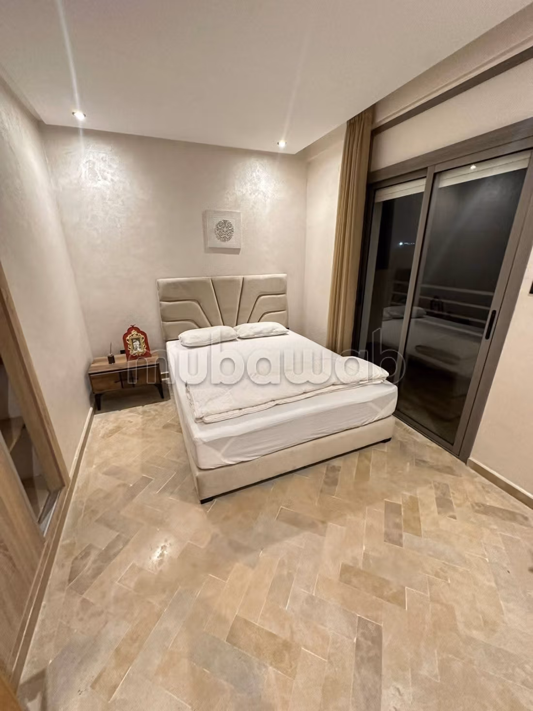 Sunny apartment without overlooking on the top floor 80m2 in Racine