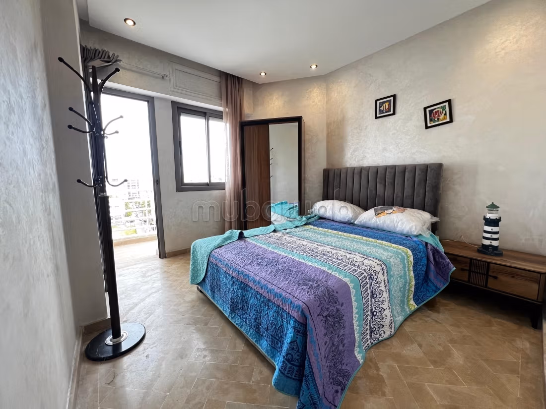 Sunny apartment without overlooking on the top floor 80m2 in Racine
