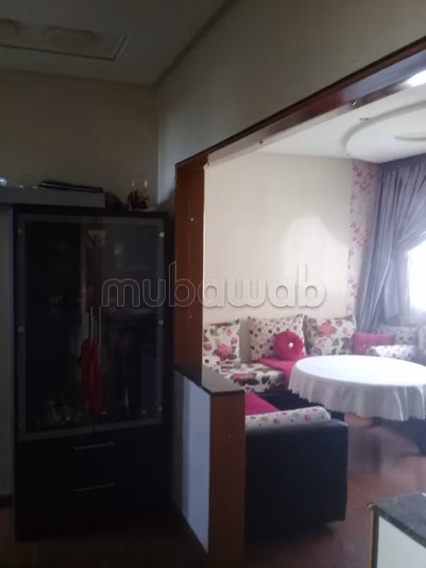 شقة للبيع بسلا الجديدة. 3 قطع مريحة. حمام سباحة و نظام تكييف للهواء