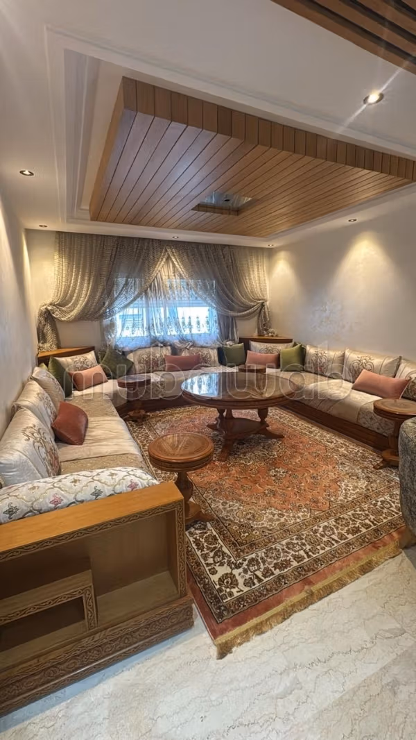Superb appartement de 200 m2 entiérement meublé