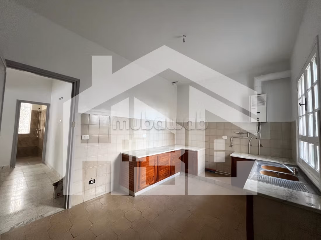 In vendita Villa su un terreno di 485 m² a Menzah 5