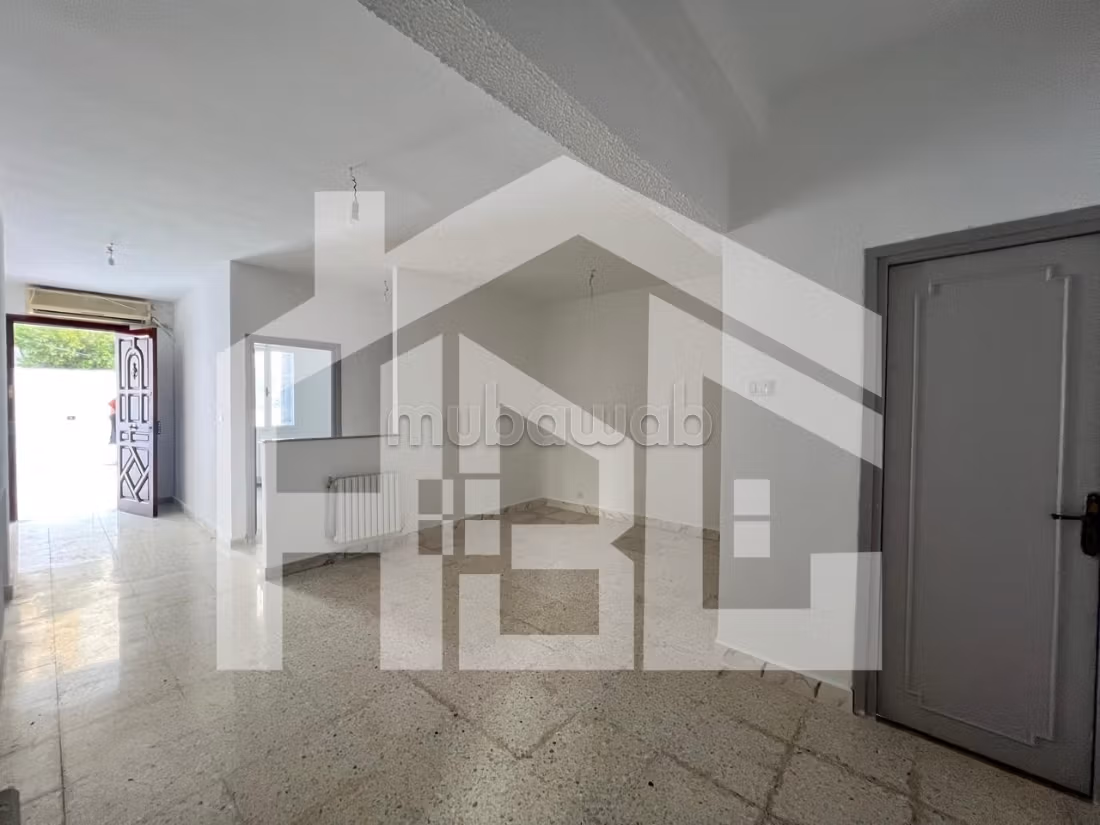 In vendita Villa su un terreno di 485 m² a Menzah 5