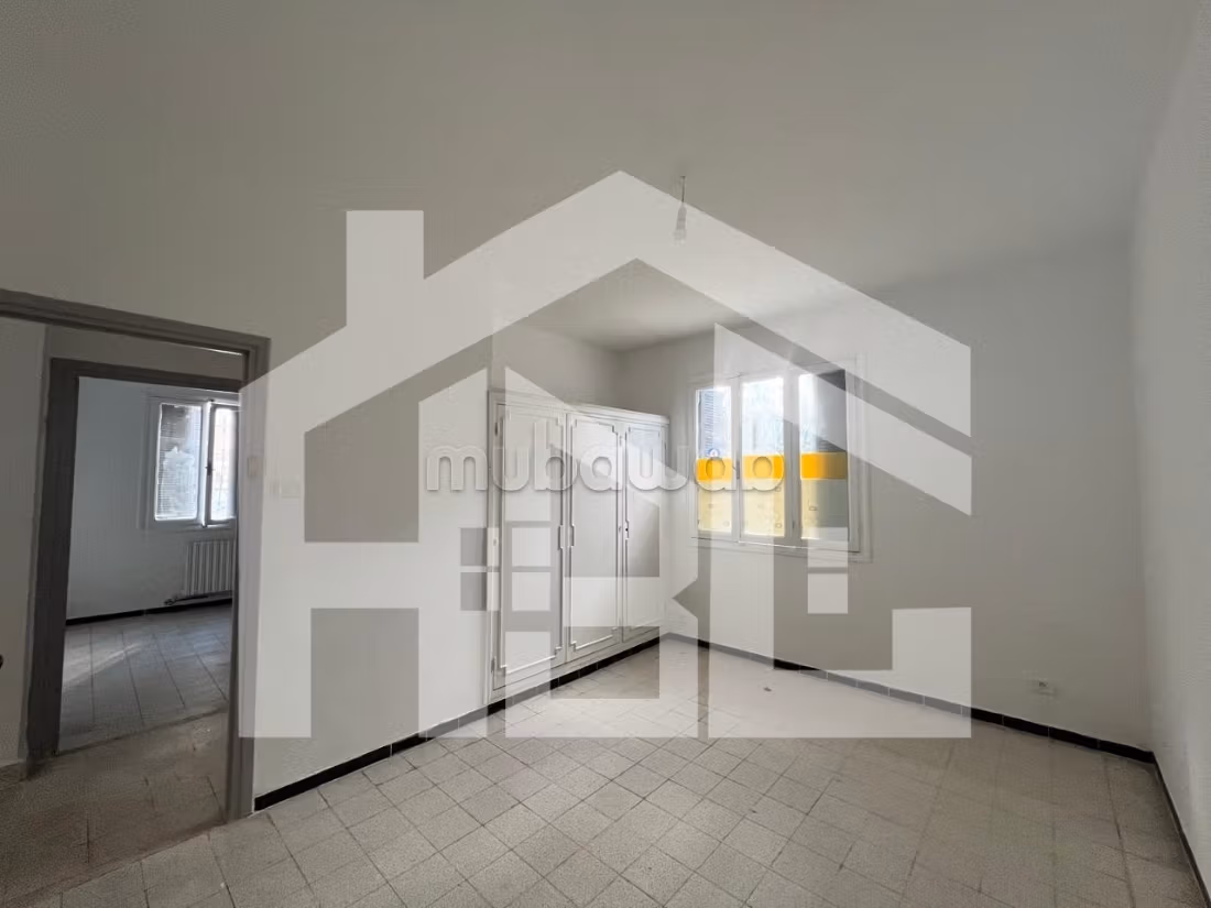 In vendita Villa su un terreno di 485 m² a Menzah 5