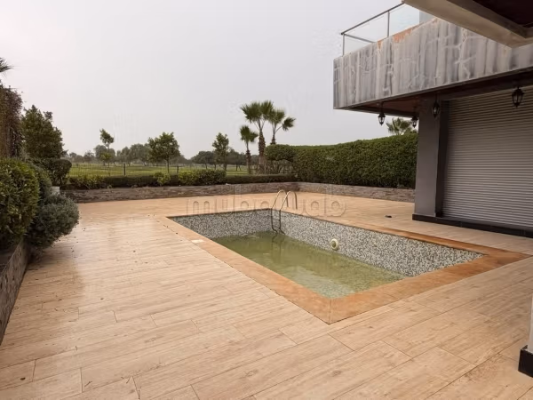 Exceptionnelle villa de 580 m2 front golf avec vue panoramique