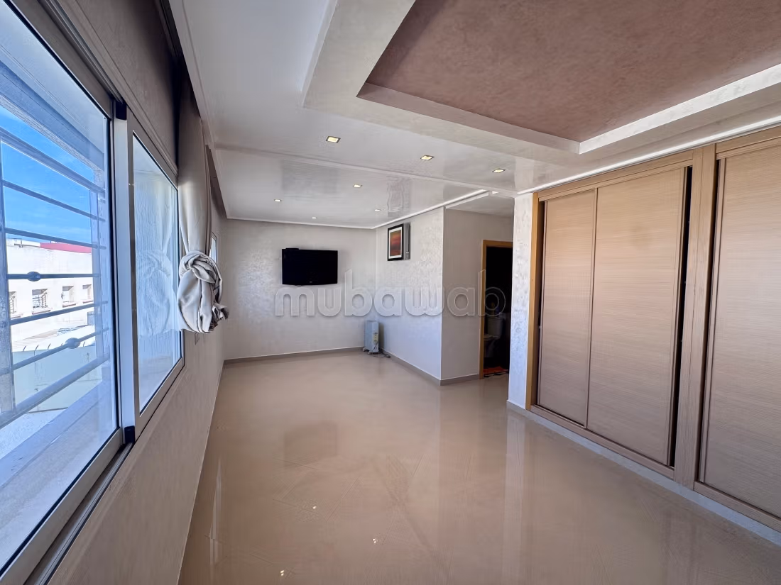 Maison à acheter à Bouskoura. 4 chambres agréables. Système de parabole et résidence sécurisée — 3
