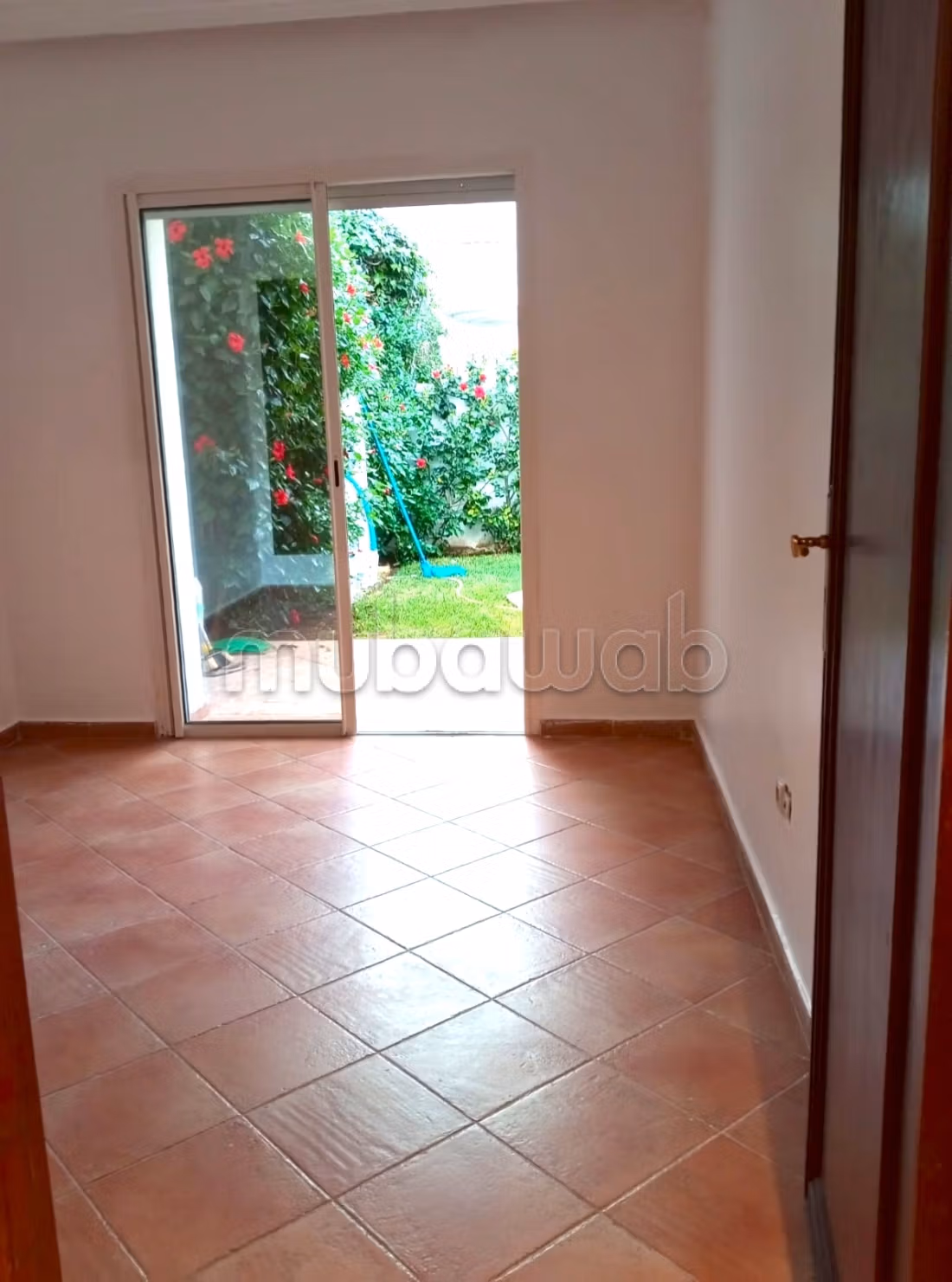 Maison de luxe à louer à Dar Bouazza.
Surface totale 300 m²