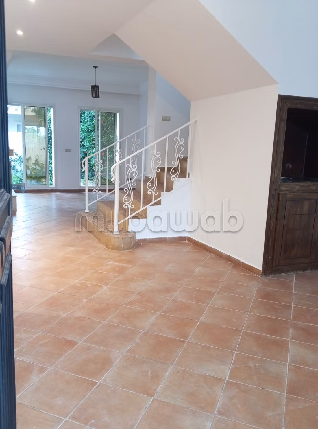 Maison de luxe à louer à Dar Bouazza.
Surface totale 300 m²