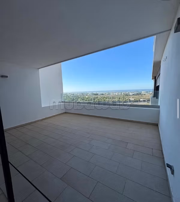 Superb empty apartment for rent in Ain Diab