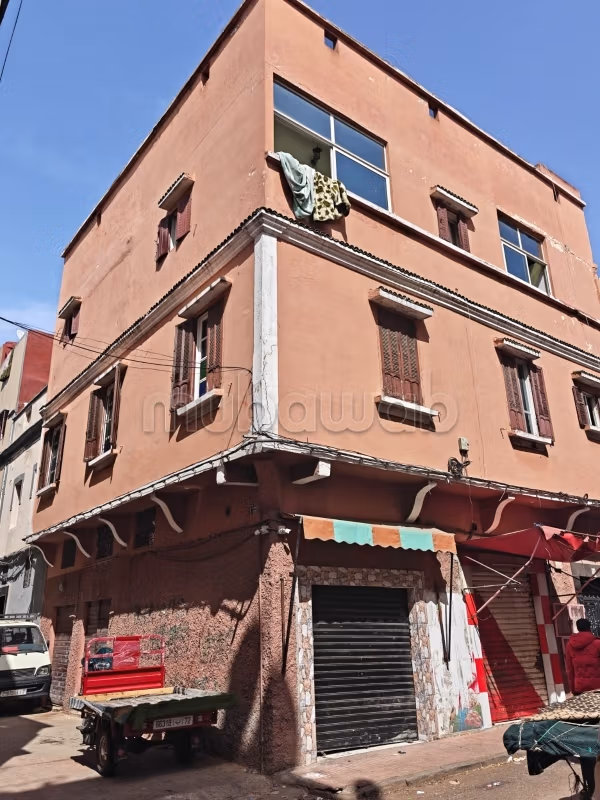 Casa en venta en Derb Koréa. 5 grandes habitaciones. Salón marroquí, seguridad