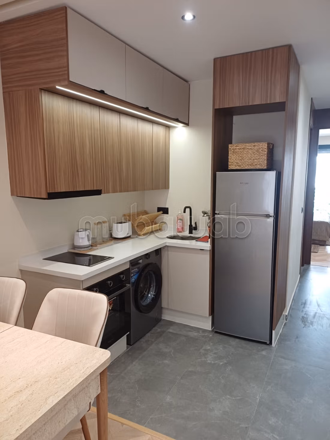 Location d'un appartement à Oasis.
2 pièces.
Air conditionné — 2