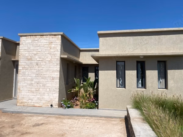 New villa with pool in an urban area